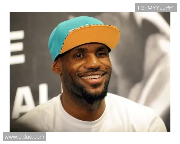 足球明星詹姆斯高清图片展示他的精彩瞬间与运动魅力