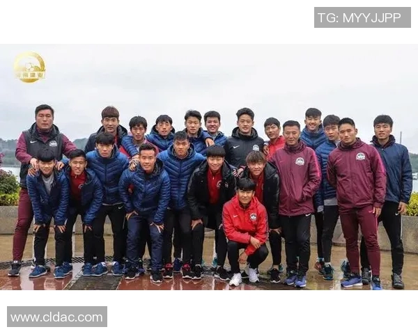 藏族情侣头像与足球明星的浪漫故事与梦想追逐 藏族情侣头像与足球明星的浪漫故事与梦想追逐