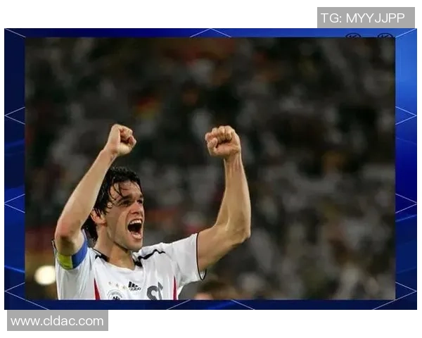 德国足球传奇人物回顾曾经的明星球员与他们的辉煌成就