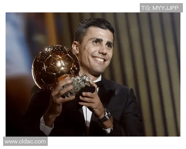 足球明星小卡金嗓子展现音乐才华引发球迷热议与期待